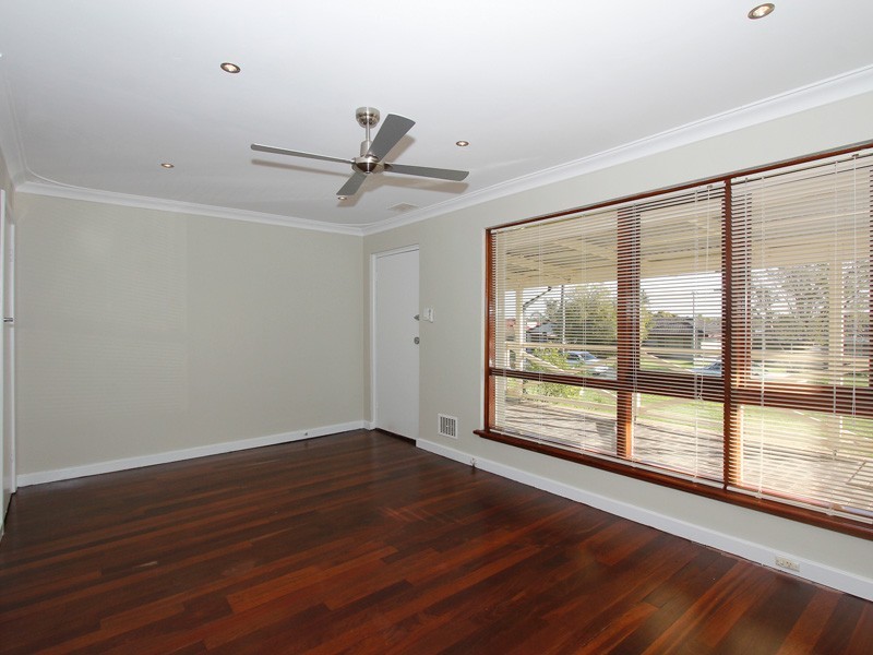 22 Frost Street, Swan View WA 6056