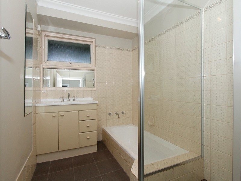 22 Frost Street, Swan View WA 6056