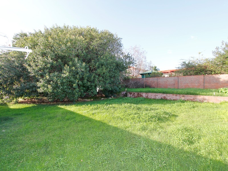 22 Frost Street, Swan View WA 6056