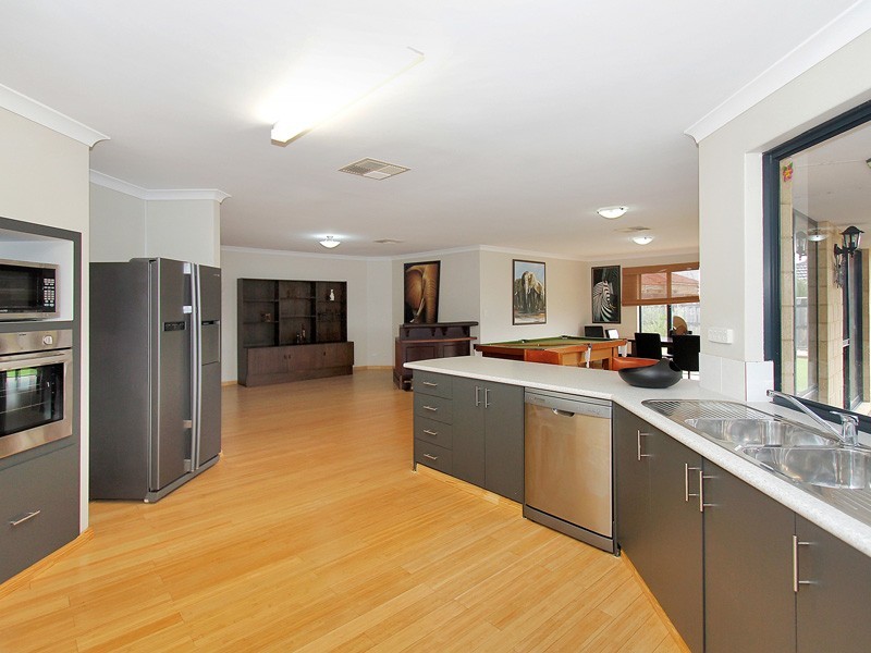 4 Turnberry Way, The Vines WA 6069