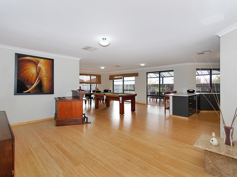 4 Turnberry Way, The Vines WA 6069