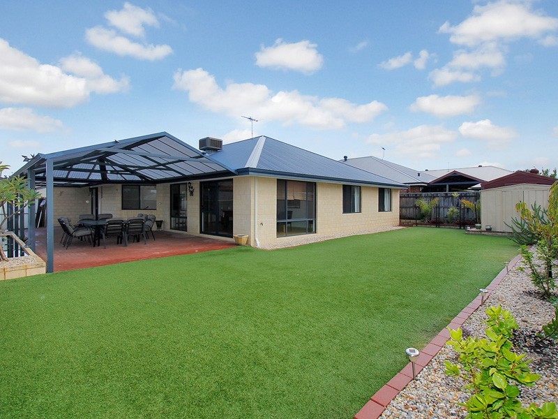 4 Turnberry Way, The Vines WA 6069
