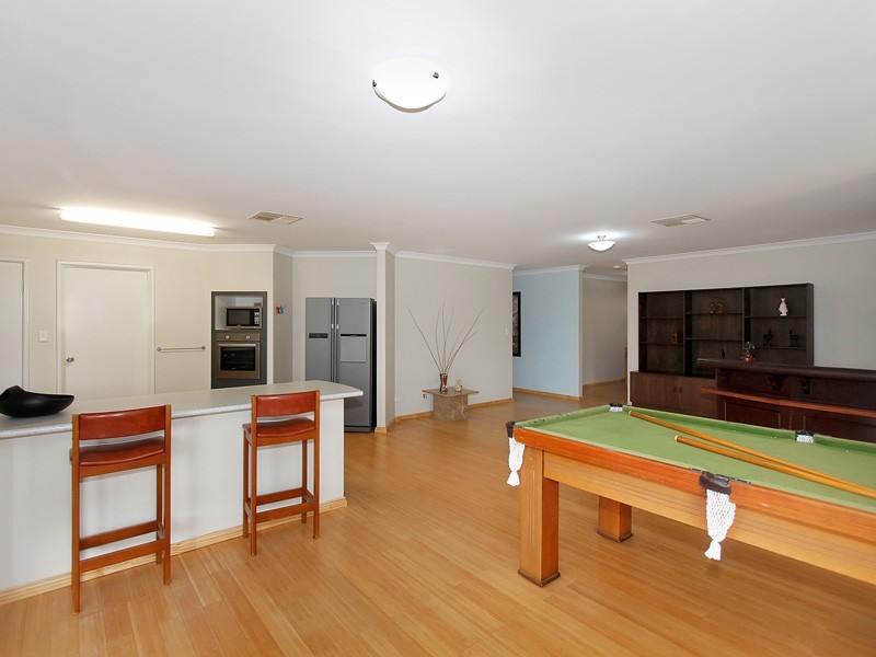 4 Turnberry Way, The Vines WA 6069