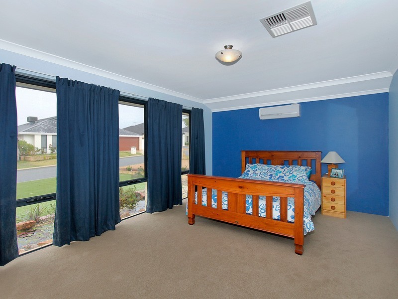 4 Turnberry Way, The Vines WA 6069