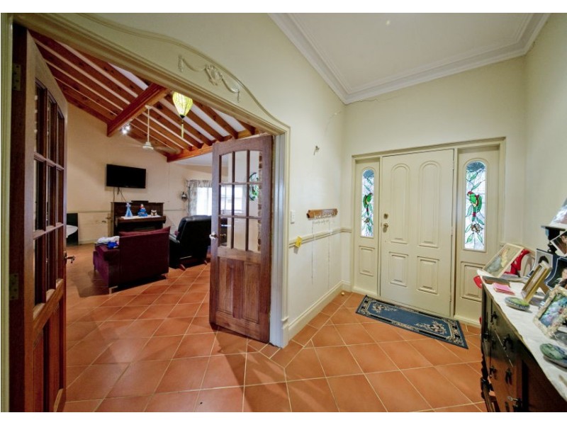 17 Anzac Terrace, Bassendean WA 6054