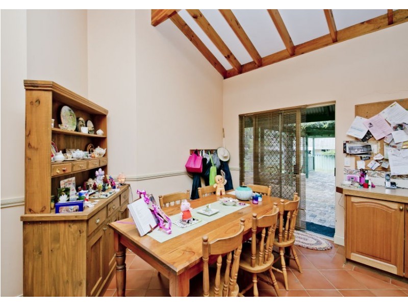 17 Anzac Terrace, Bassendean WA 6054