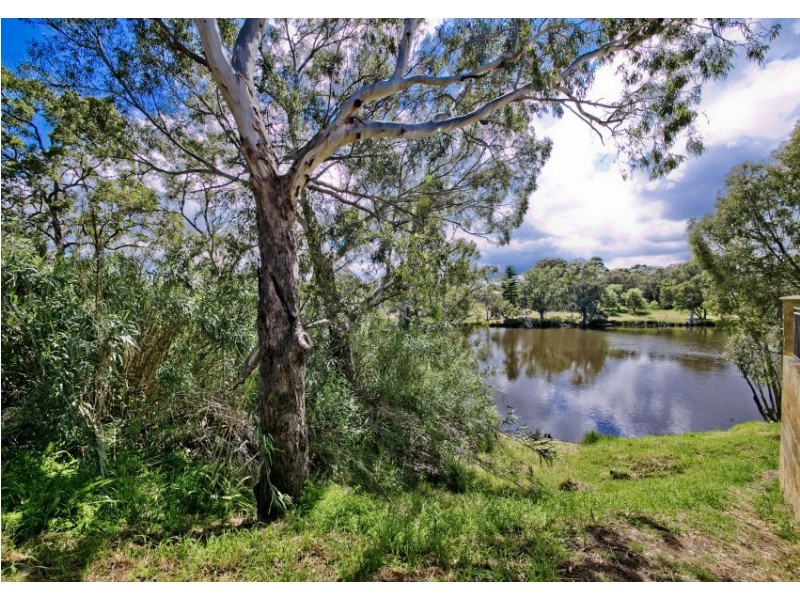 17 Anzac Terrace, Bassendean WA 6054