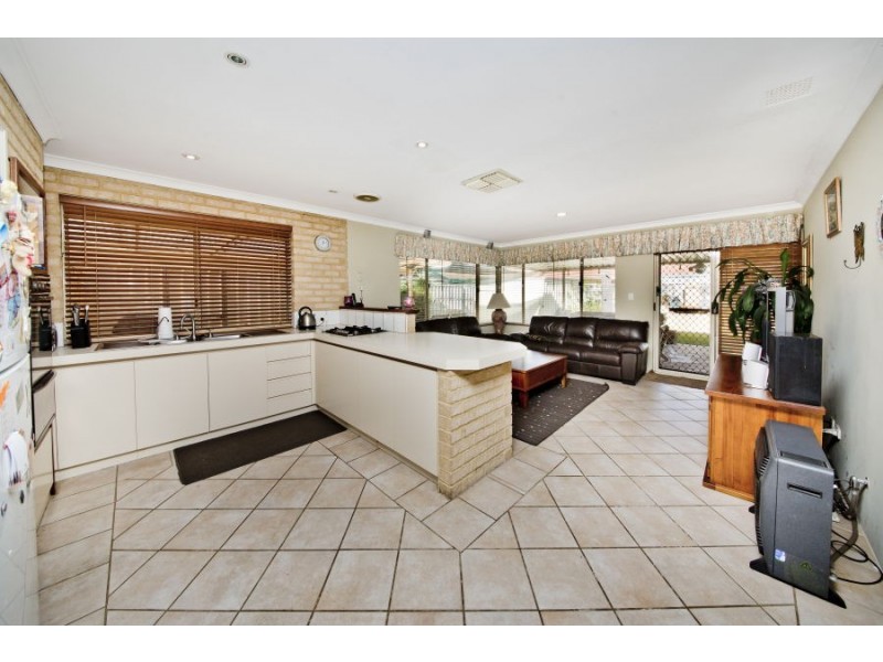 7 Mammoth Court, Ballajura WA 6066