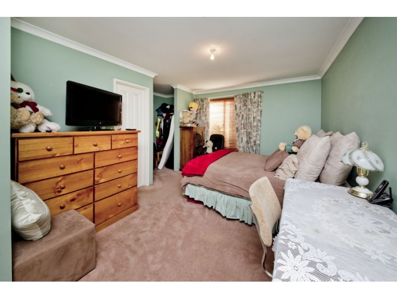 7 Mammoth Court, Ballajura WA 6066