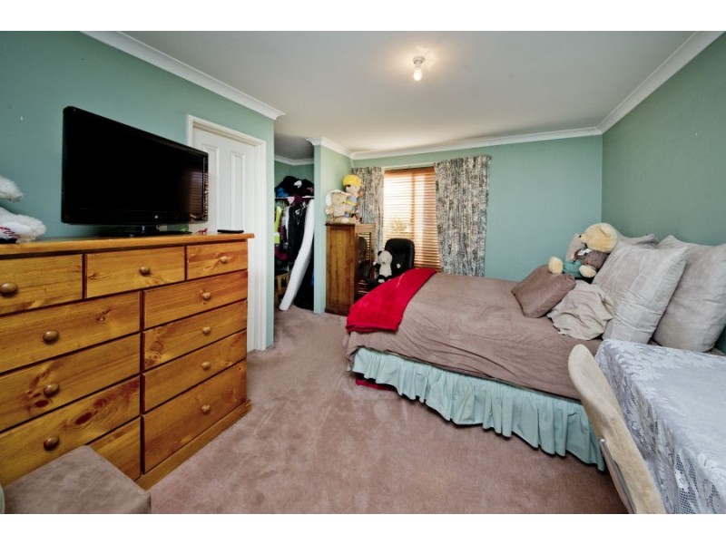 7 Mammoth Court, Ballajura WA 6066