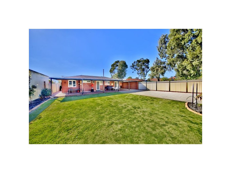 20 Bader Way, Stirling WA 6021