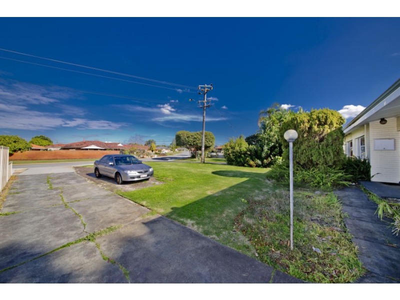 13 Dallwin Street, Dianella WA 6059