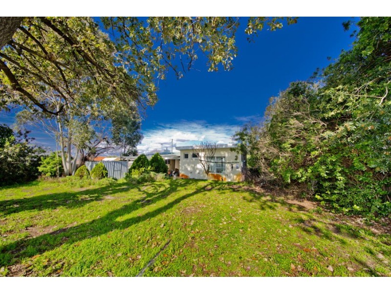 13 Dallwin Street, Dianella WA 6059