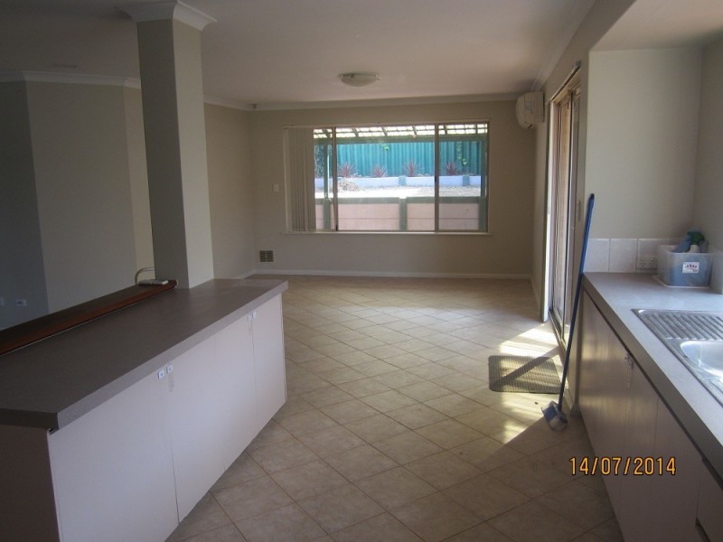 14 Monkton Place, Kinross WA 6028