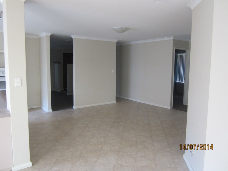 14 Monkton Place, Kinross WA 6028