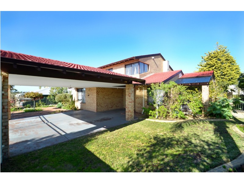 365 Summerlakes Parade, Ballajura WA 6066