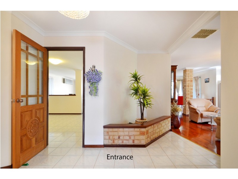 365 Summerlakes Parade, Ballajura WA 6066