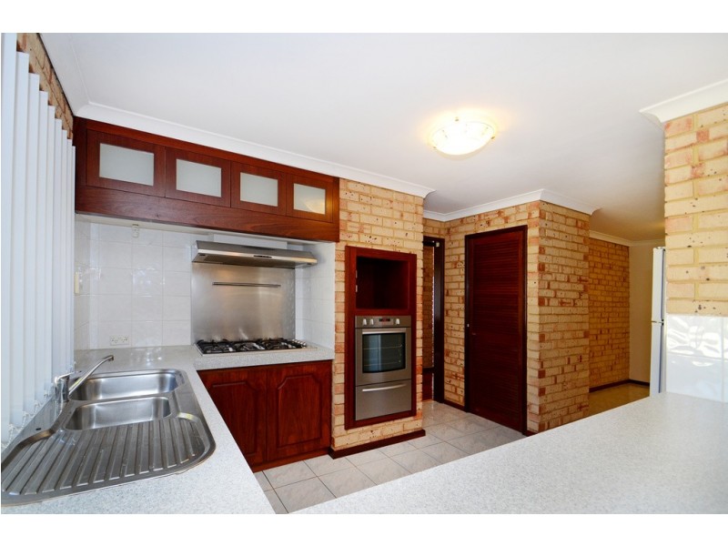 365 Summerlakes Parade, Ballajura WA 6066