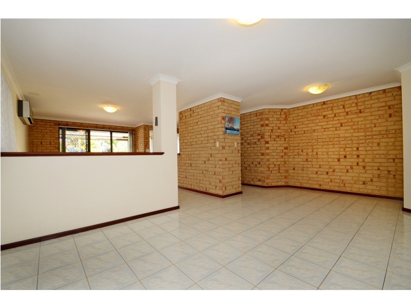 365 Summerlakes Parade, Ballajura WA 6066