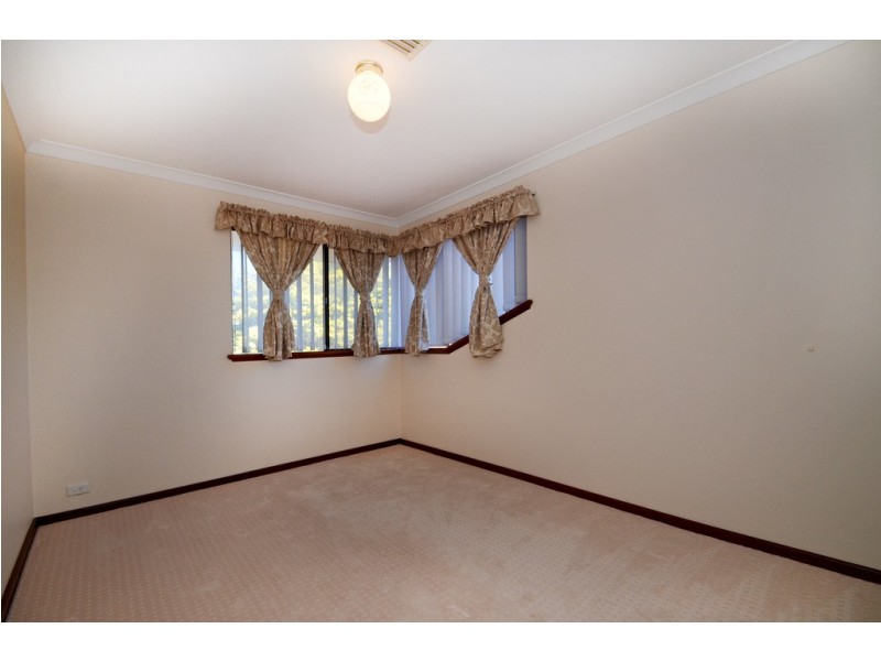 365 Summerlakes Parade, Ballajura WA 6066