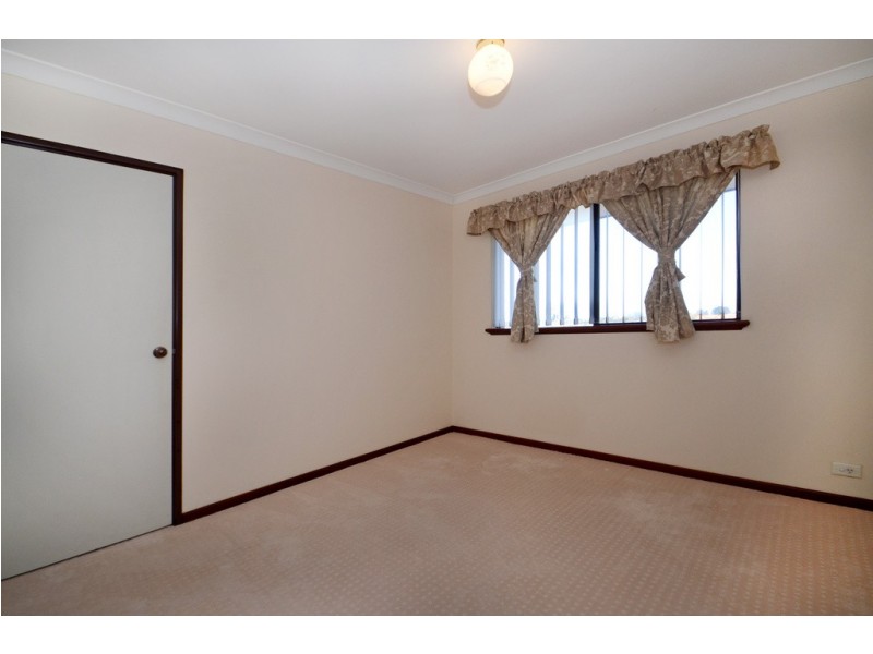 365 Summerlakes Parade, Ballajura WA 6066