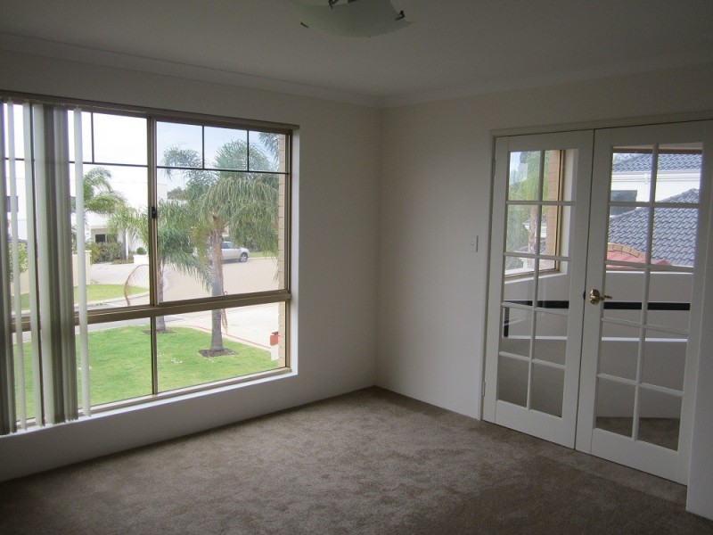 26 Longstaff Gardens, Dianella WA 6059