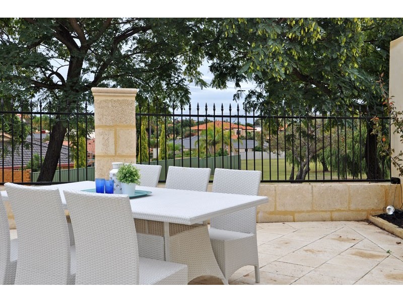 26 Longstaff Gardens, Dianella WA 6059