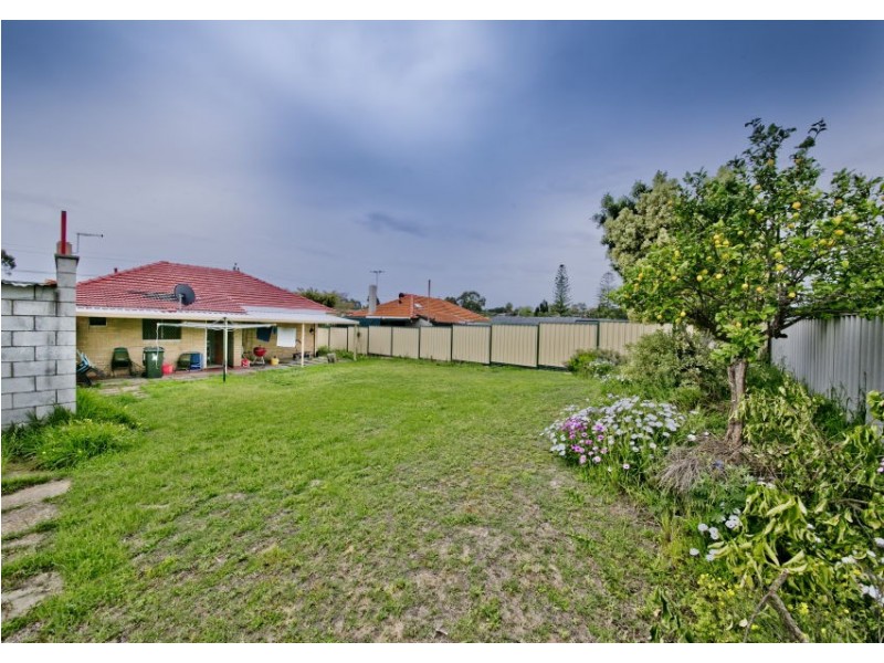 32 Culloton Crescent, Balga WA 6061