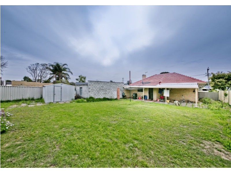 32 Culloton Crescent, Balga WA 6061