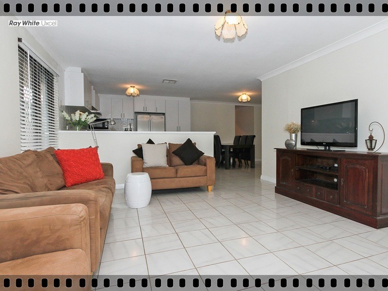 33 St Lawrence Drive, Beechboro WA 6063