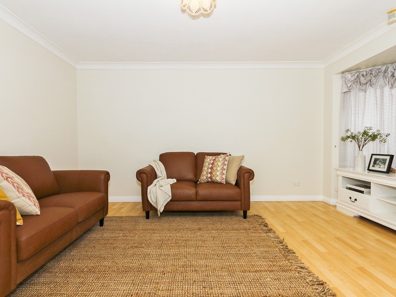 33 St Lawrence Drive, Beechboro WA 6063