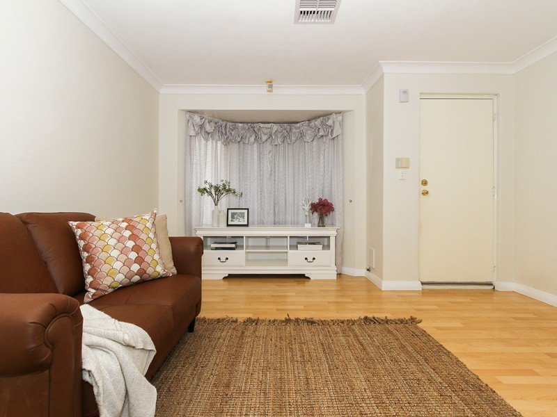 33 St Lawrence Drive, Beechboro WA 6063