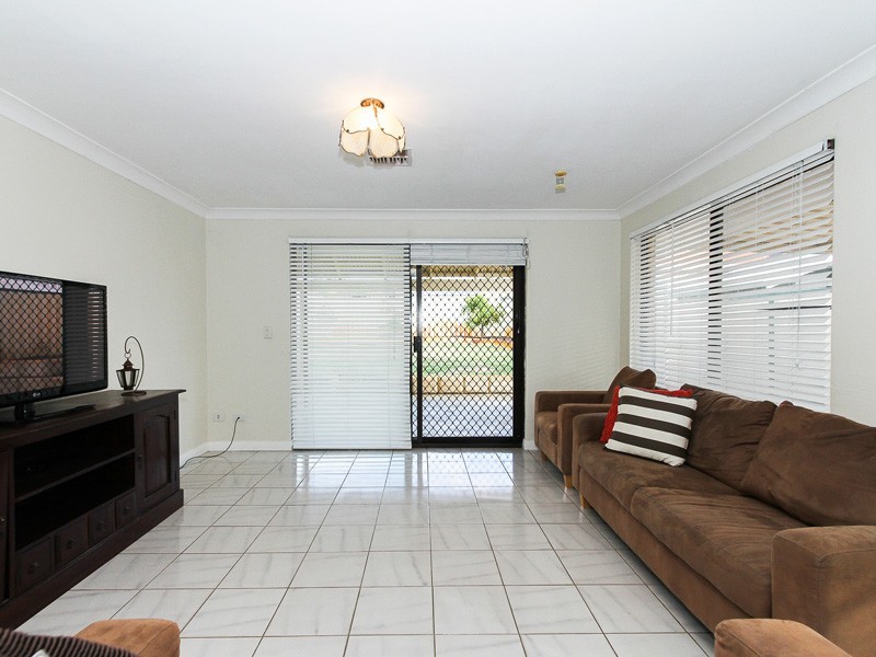 33 St Lawrence Drive, Beechboro WA 6063