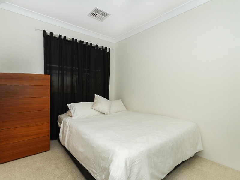 33 St Lawrence Drive, Beechboro WA 6063