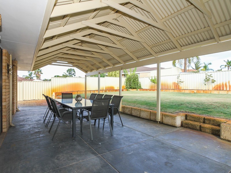 33 St Lawrence Drive, Beechboro WA 6063