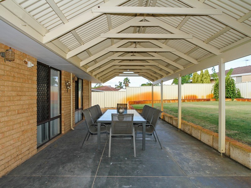 33 St Lawrence Drive, Beechboro WA 6063