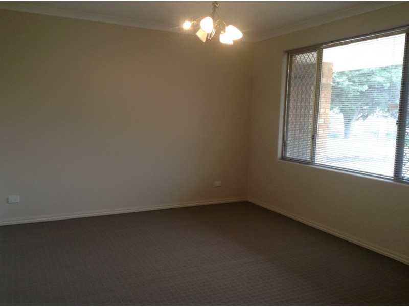 12 Thurburn Retreat, Marangaroo WA 6064