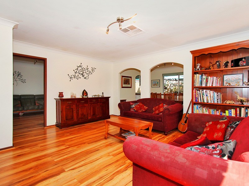 8 Essington Street, Huntingdale WA 6110