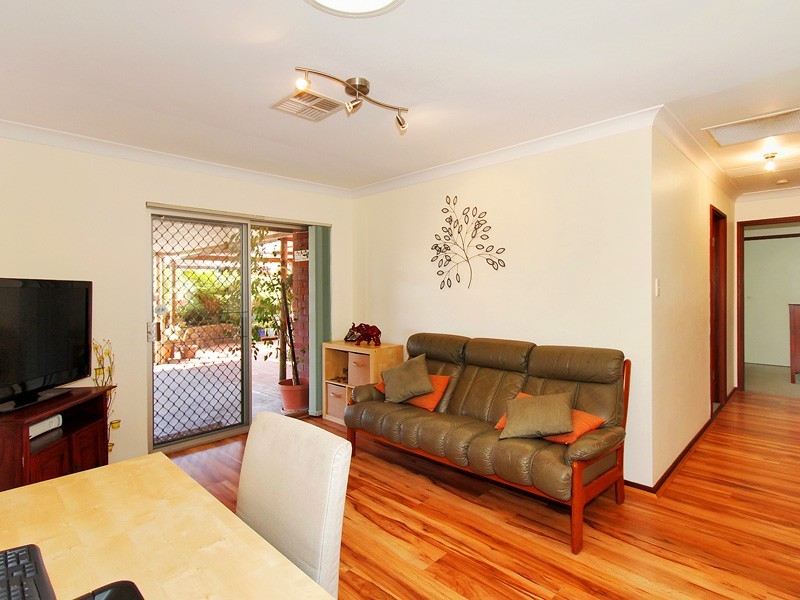 8 Essington Street, Huntingdale WA 6110