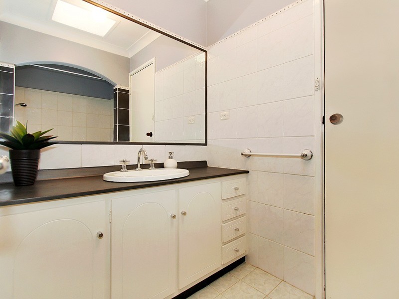 8 Essington Street, Huntingdale WA 6110