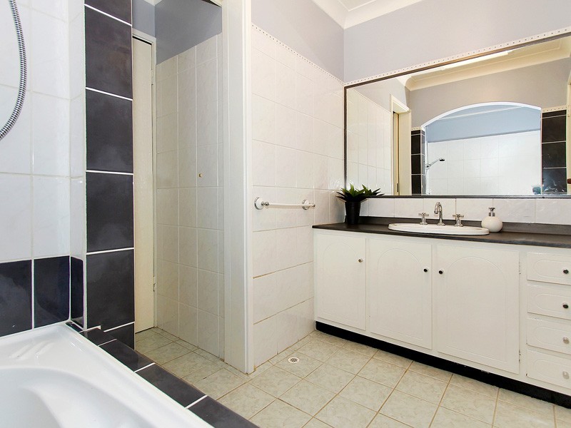 8 Essington Street, Huntingdale WA 6110