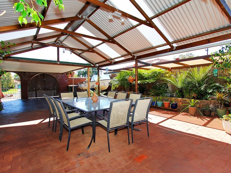 8 Essington Street, Huntingdale WA 6110