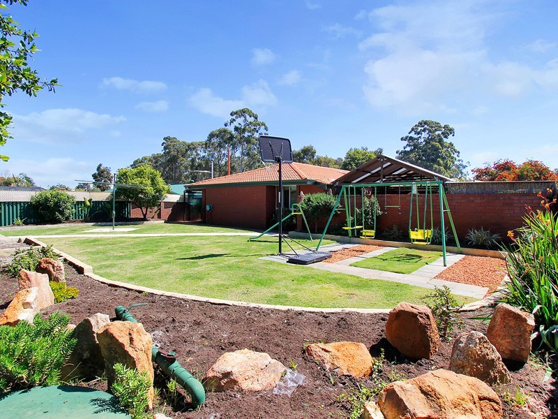 8 Essington Street, Huntingdale WA 6110