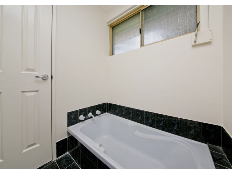 5 Elmwood Court, Marangaroo WA 6064