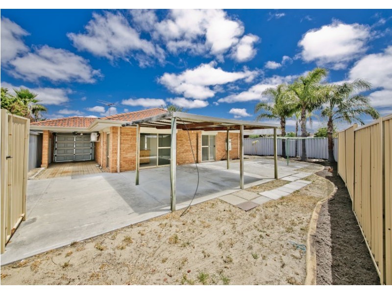 5 Elmwood Court, Marangaroo WA 6064