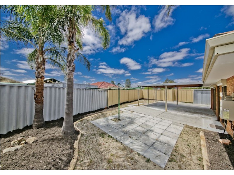 5 Elmwood Court, Marangaroo WA 6064