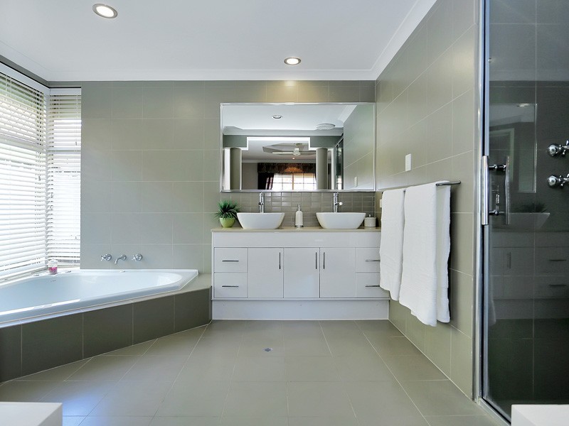 35 Cupello Drive, Swan View WA 6056