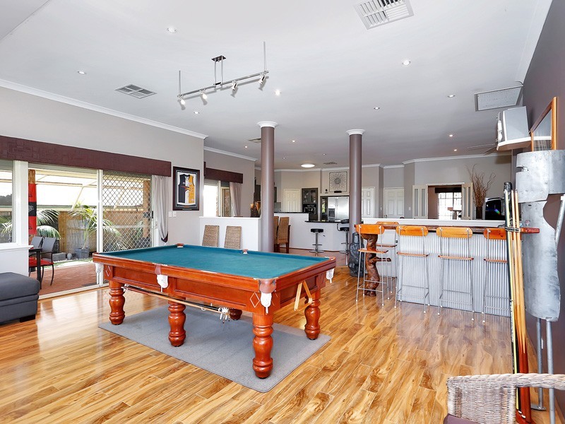 35 Cupello Drive, Swan View WA 6056