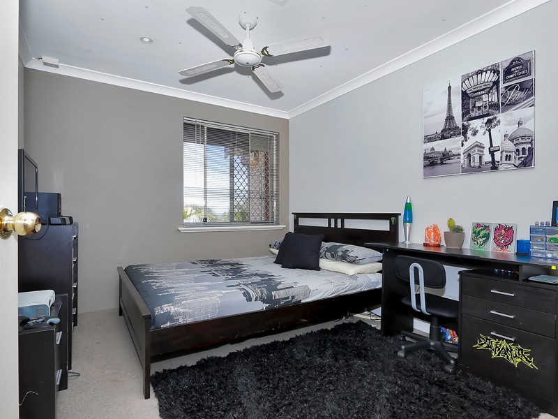 35 Cupello Drive, Swan View WA 6056