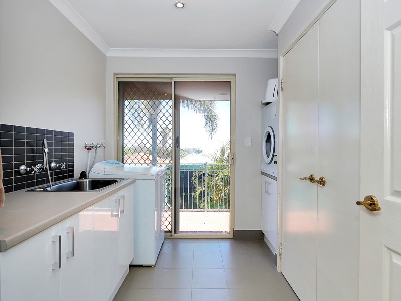 35 Cupello Drive, Swan View WA 6056